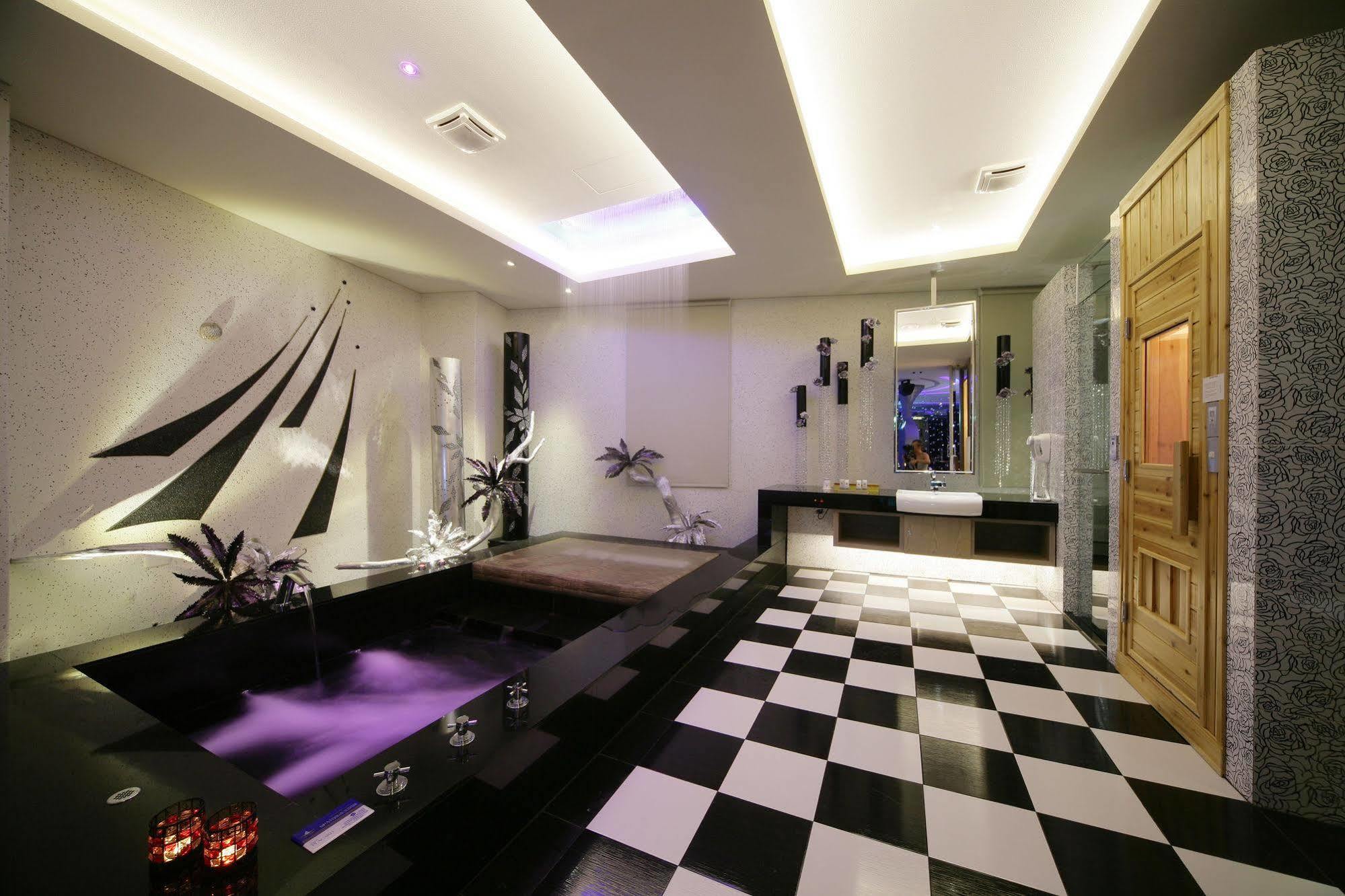 Dubai Villa Motel Daya Bagian luar foto