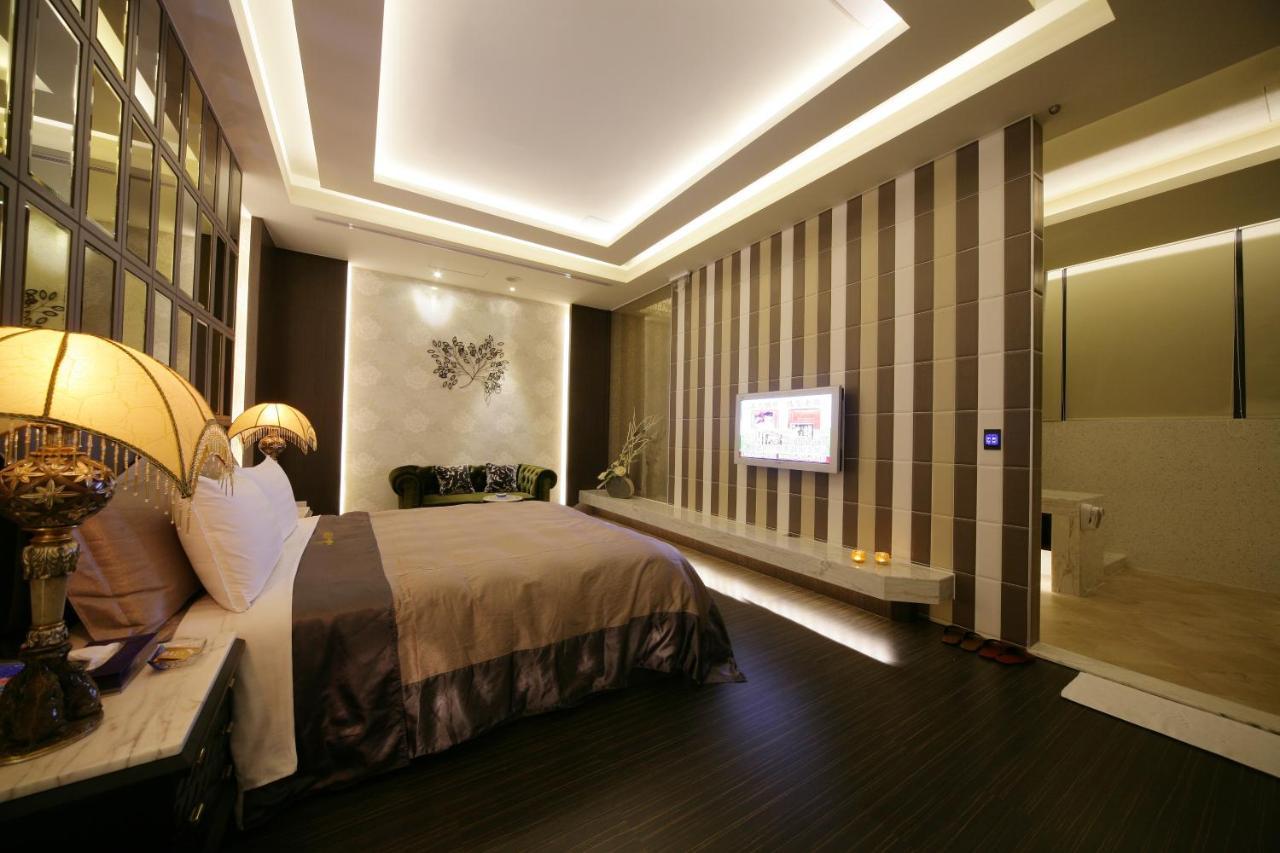 Dubai Villa Motel Daya Bagian luar foto